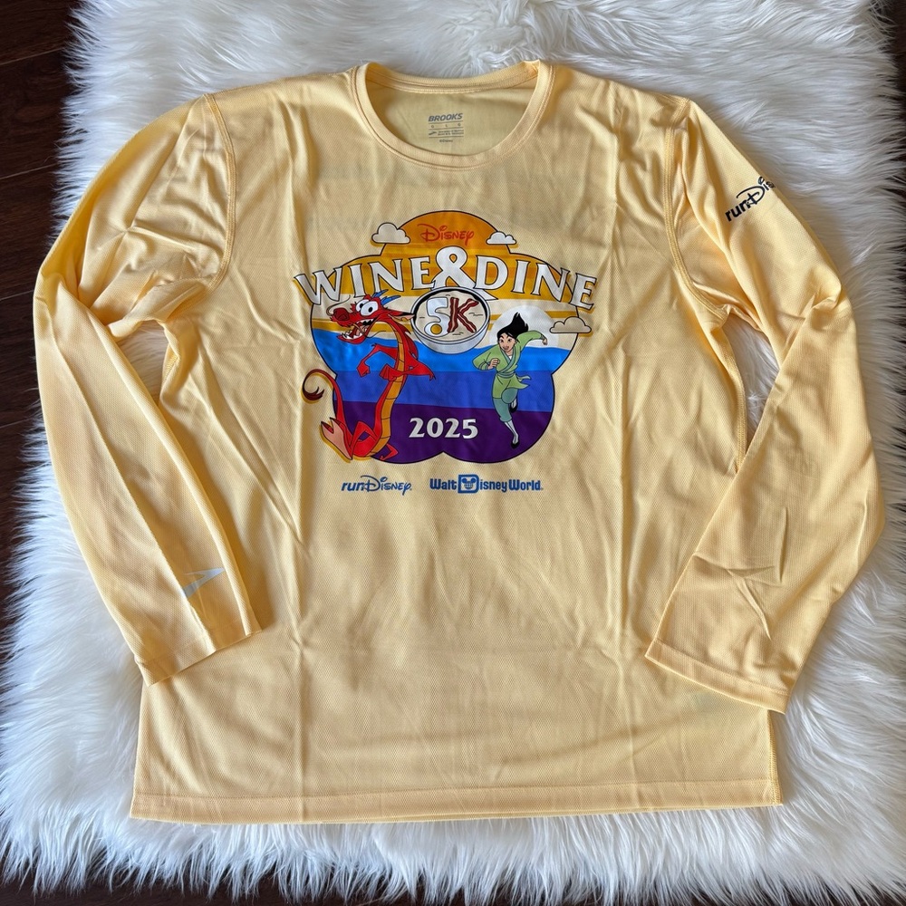 Disney Brooks Running Long Sleeve Shirt Top Large Yellow Mulan Theme 5k